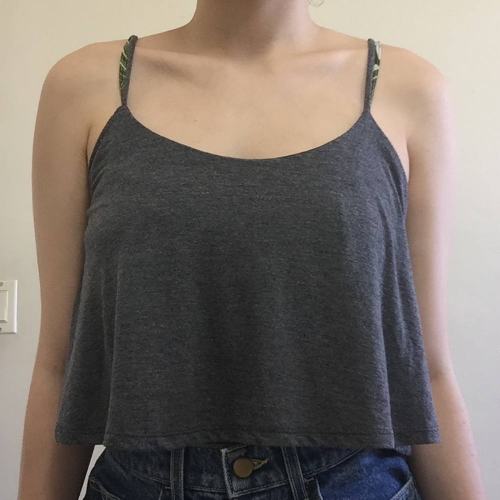 COPY - Grey Spagetti strap crop top